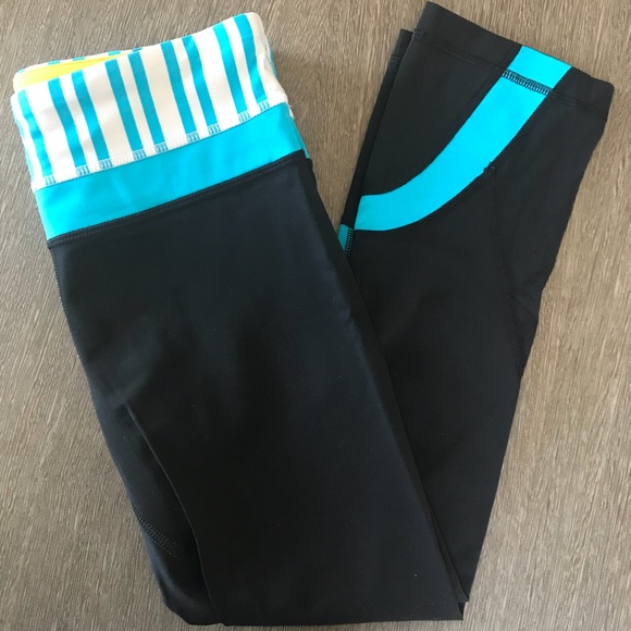 lululemon athletica Pants - Lululemon Black/Blue Stripe Waist Cropped Sz 4